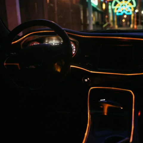 Oświetlenie wewnętrzne RGB – Styl i atmosfera gwarantowane 