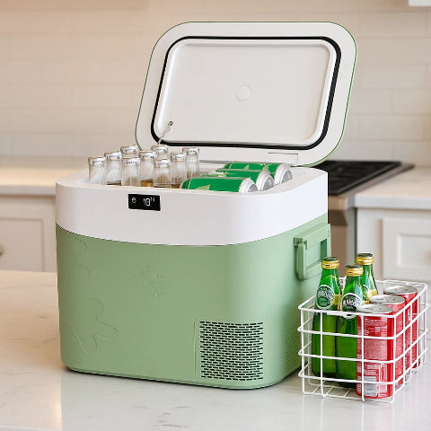 מקרר חשמלי לרכב – קומפקטי ורב תכליתי 