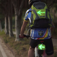 LED-merkkivalolla varustettu reppu kaukosäätimellä 