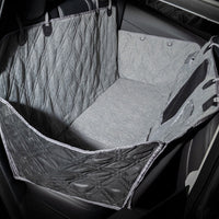 Voděodolný a protiškrábací potah na auto pro psa 