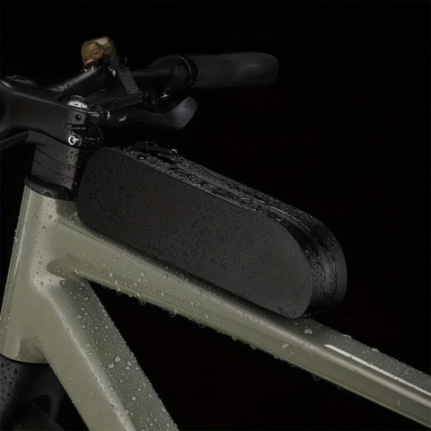 תיק מושב אווירודינמי — עיצוב קומפקטי ועמיד במים 