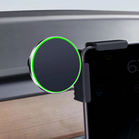 Podpora telefonu pro Tesla — magnetické upevnění a bezdrátové nabíjení 