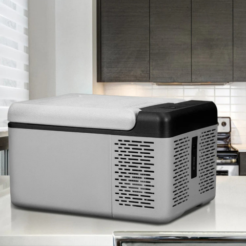 Mini Jääkaappi Autolle — Nopea ja Tehokas Jäähdytys 