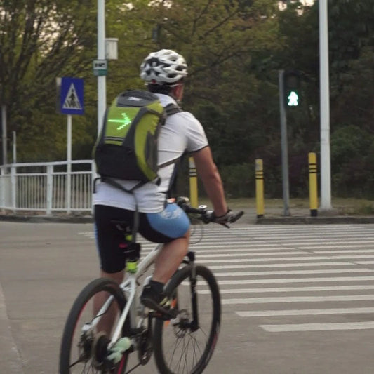 حقيبة ظهر بإشارة LED مع جهاز تحكم عن بعد 