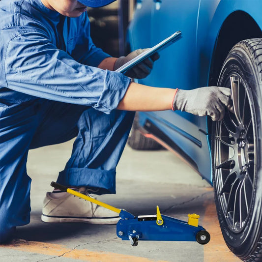 Cric Hidraulic 2T — Un Instrument Robust Pentru Mașină 